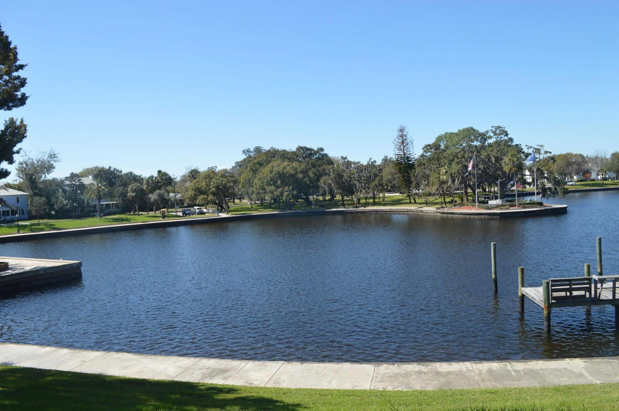 Tarpon Inn Tarpon Springs Eksteriør bilde