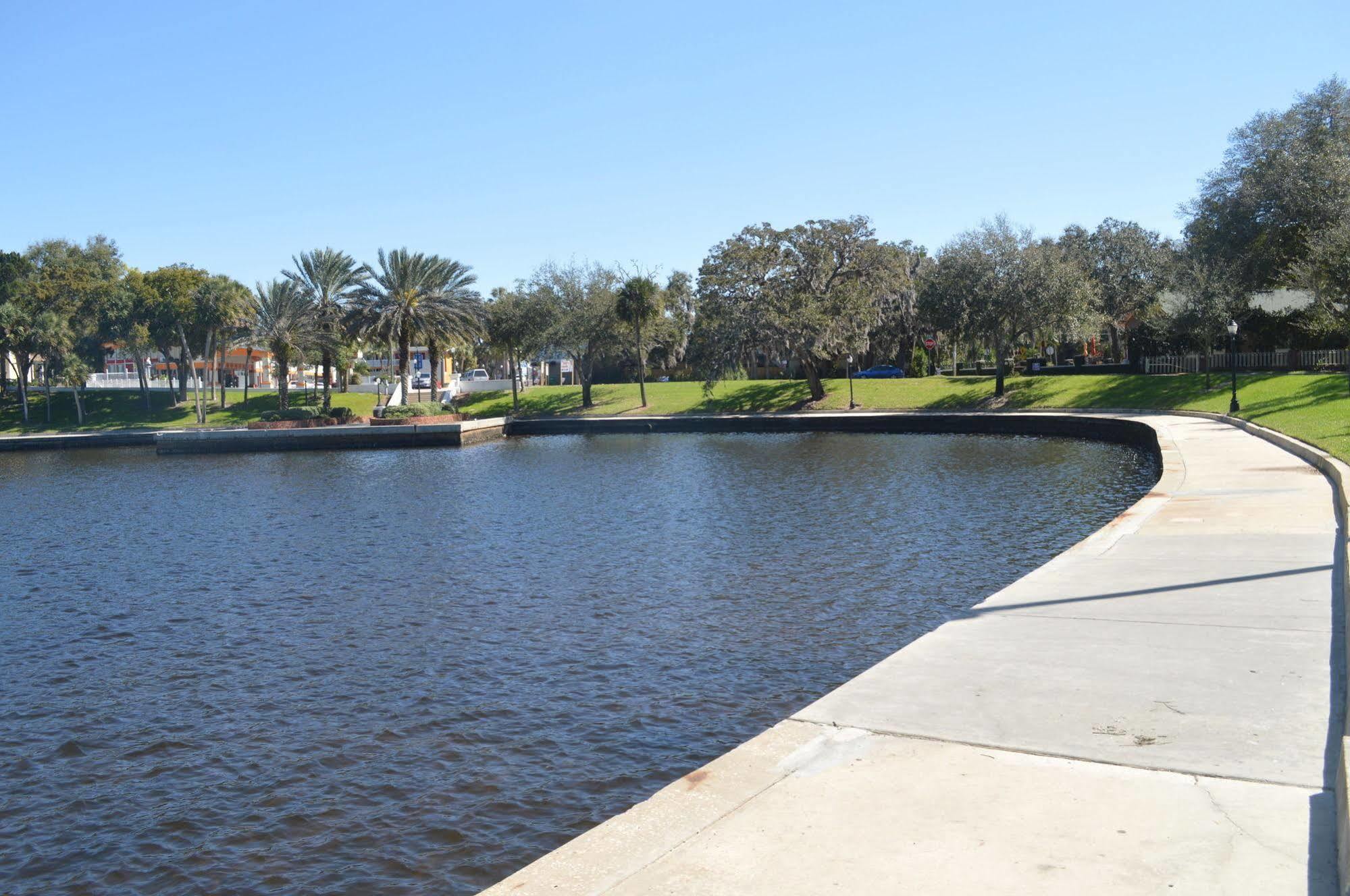 Tarpon Inn Tarpon Springs Eksteriør bilde
